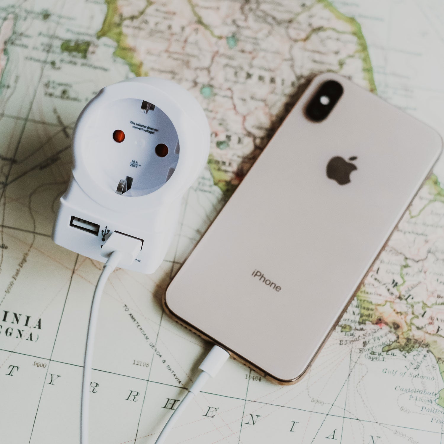 SKROSS - Reseadapter Europa till UK m.fl. 2xUSB-A 12W Jordad - Travels And Bags