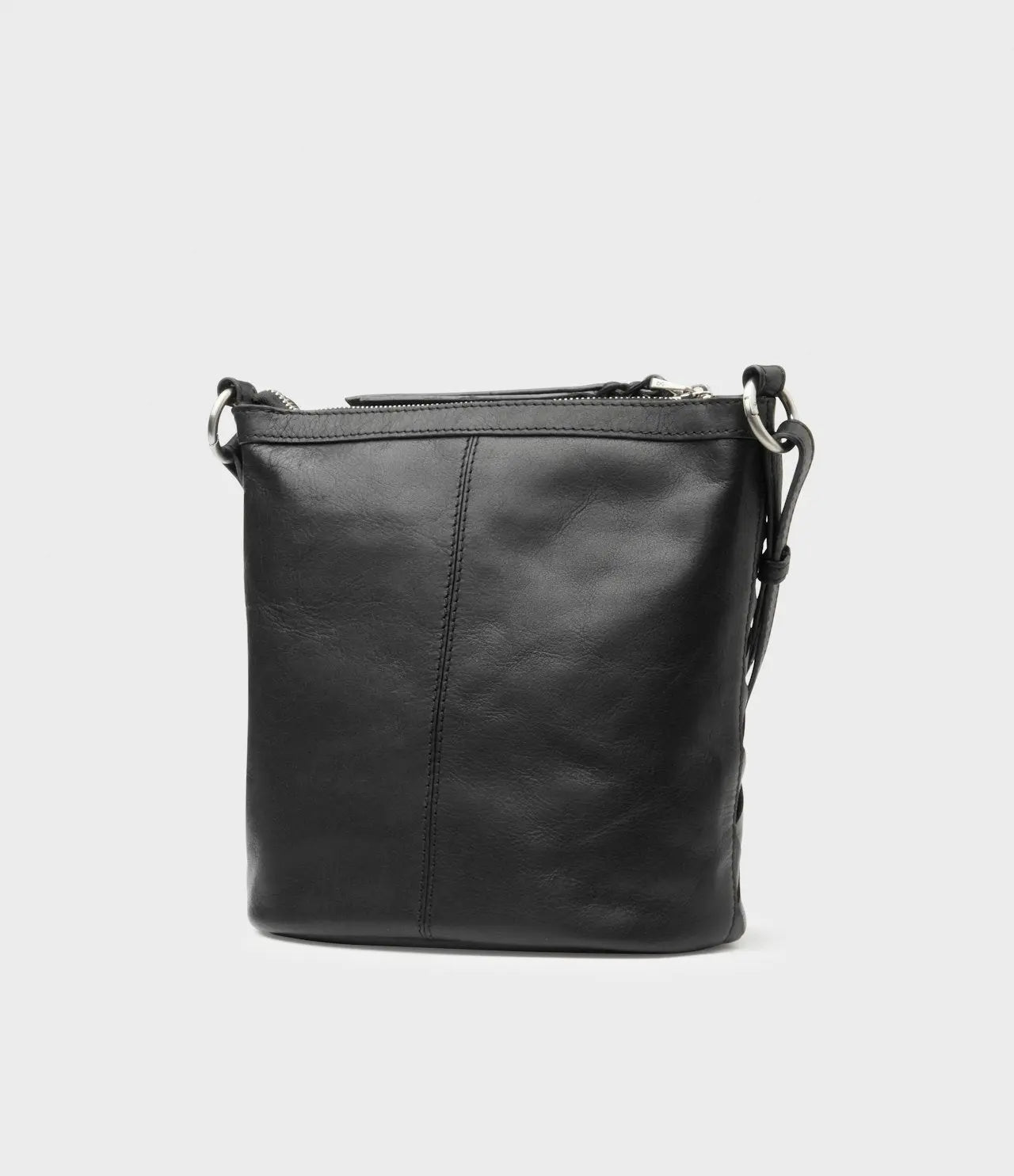 Saddler Arima Axelremsväska - Travels And Bags