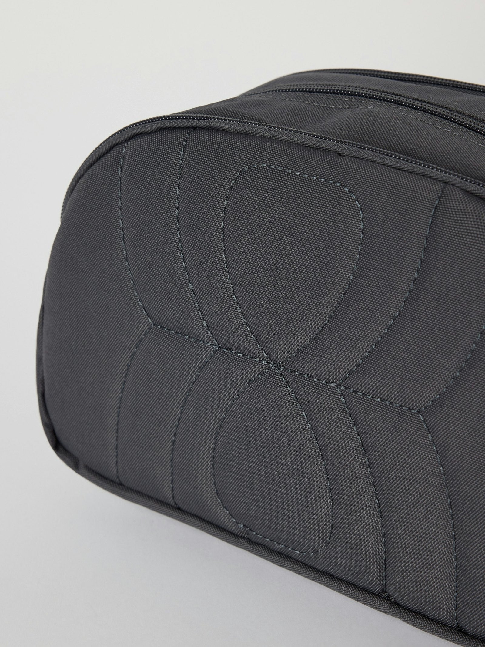 Björn Borg Core Toilet Case Standing Necessär - Mörkgrå - Travels And Bags