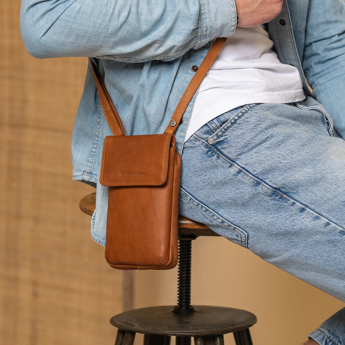 The Chesterfield Brand Langley Mobilväska - Cognac - Travels And Bags