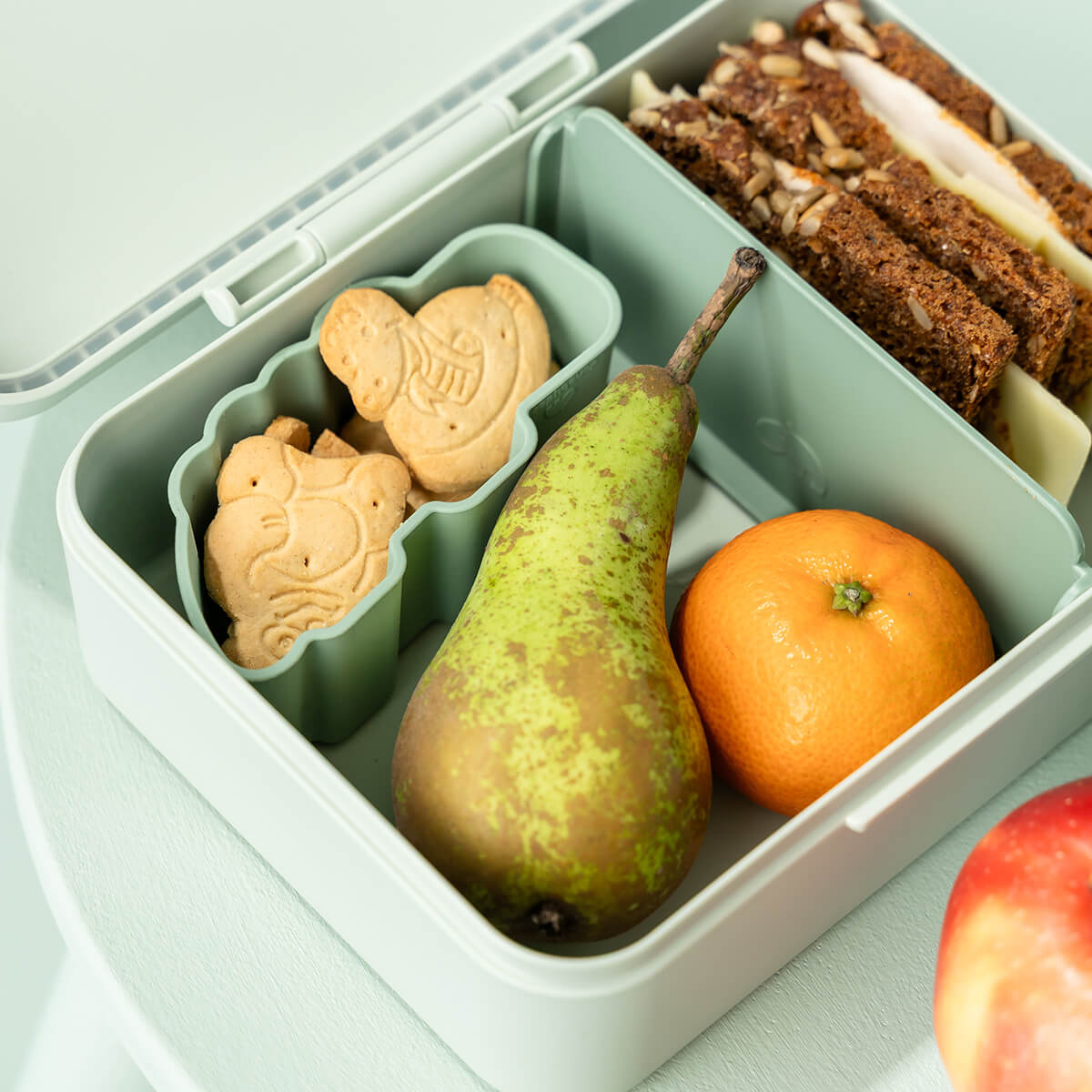 Done by Deer Lunch box w/divider Playground - Grön