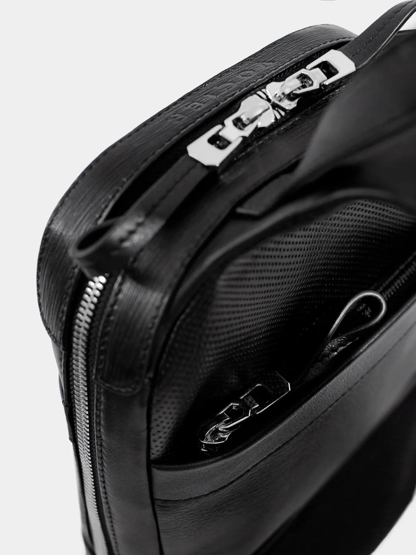 Vantage black leather Sling Bag Details Zipper 