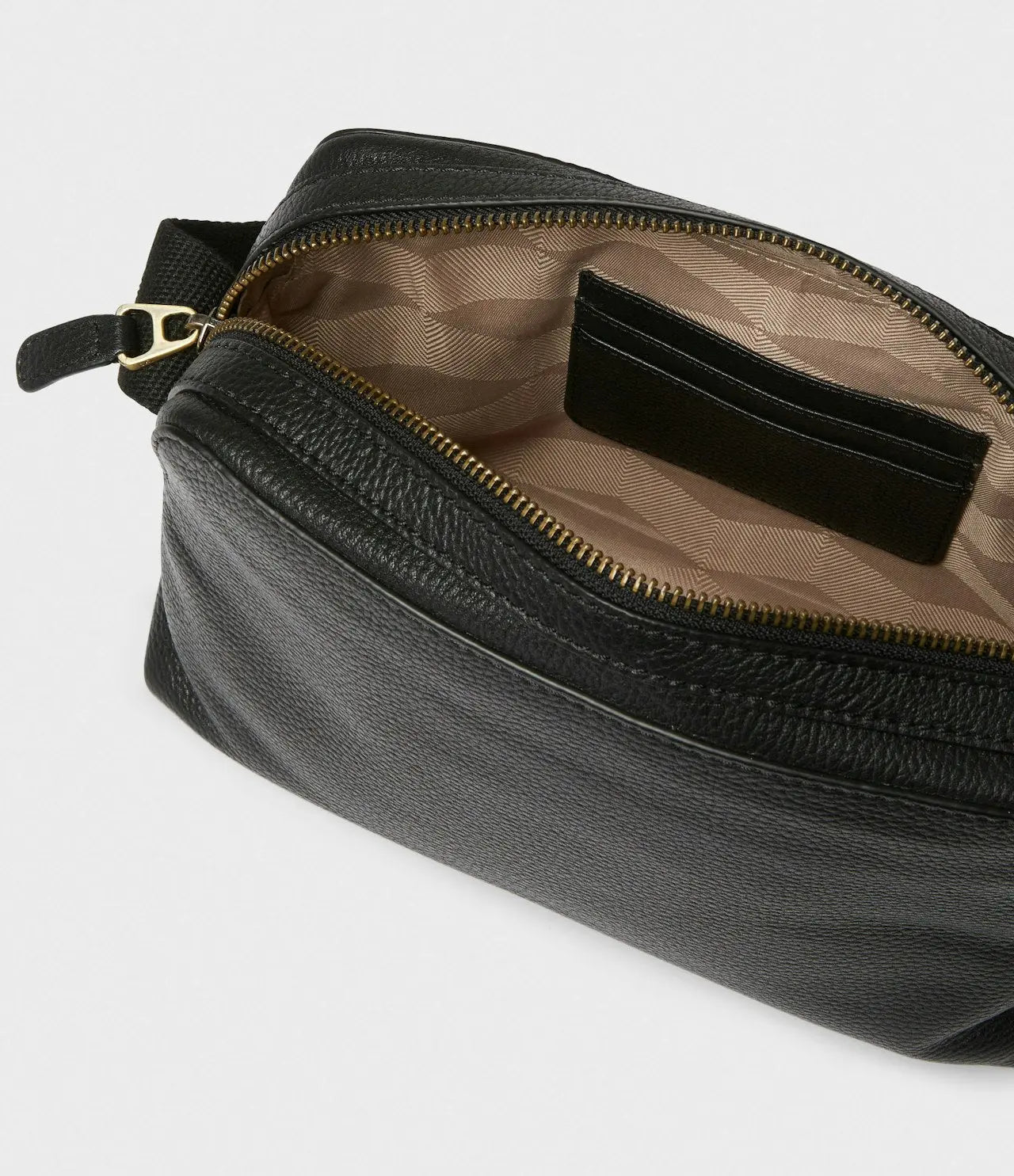 Saddler Boren Messengerväska - Travels And Bags