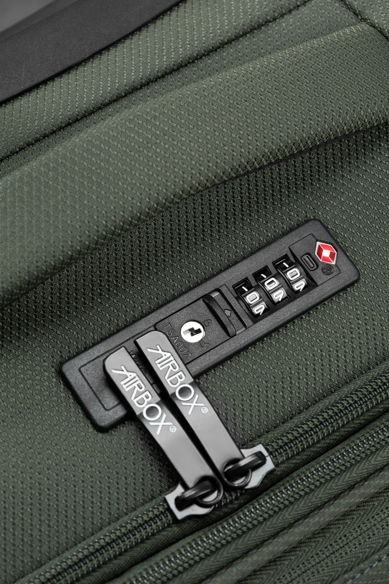 Airbox AS4 Mellanstor Resväska 67 cm