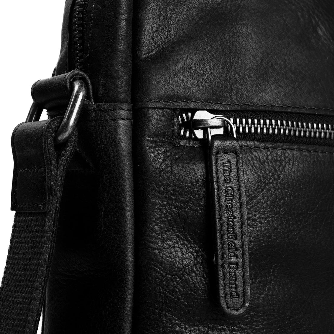 The Chesterfield Brand Dessau Crossbodyväska - Svart - Travels And Bags