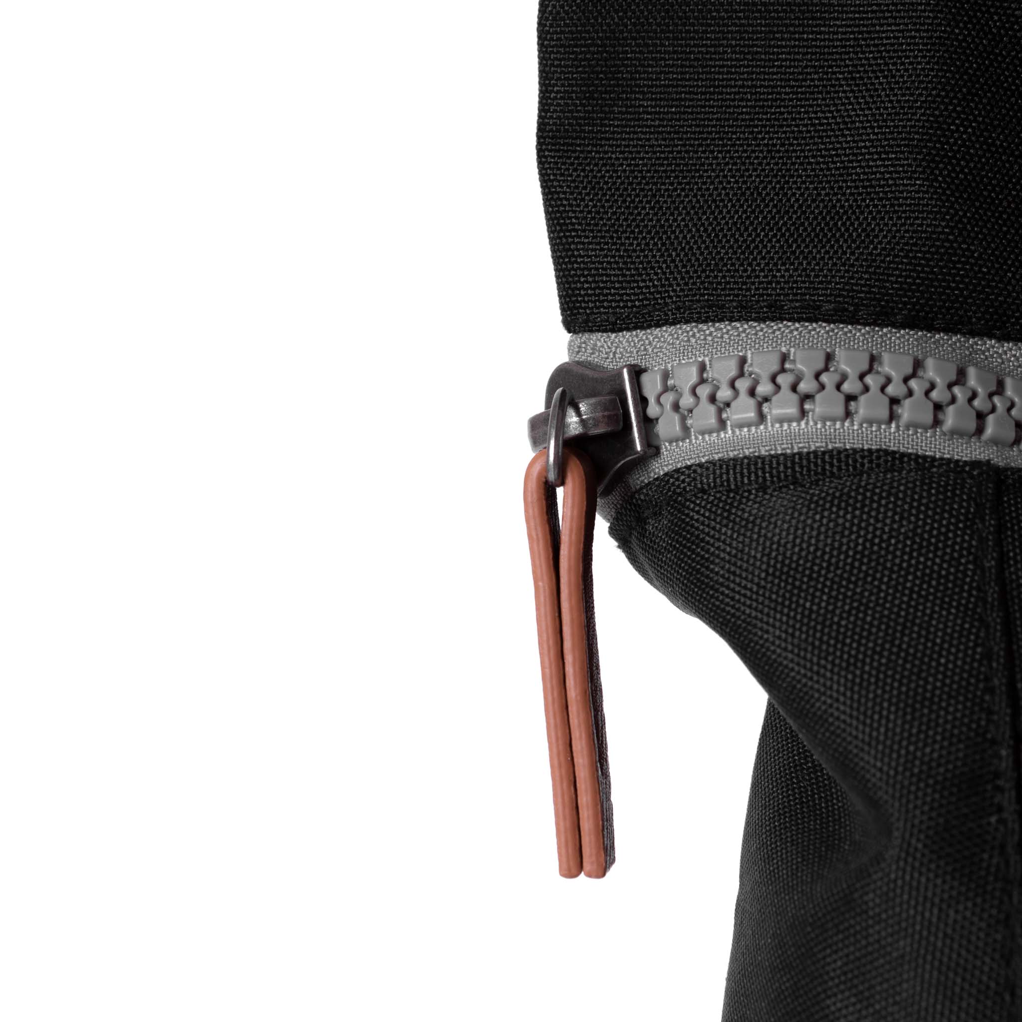 Roka London Finchley A Small Ryggsäck