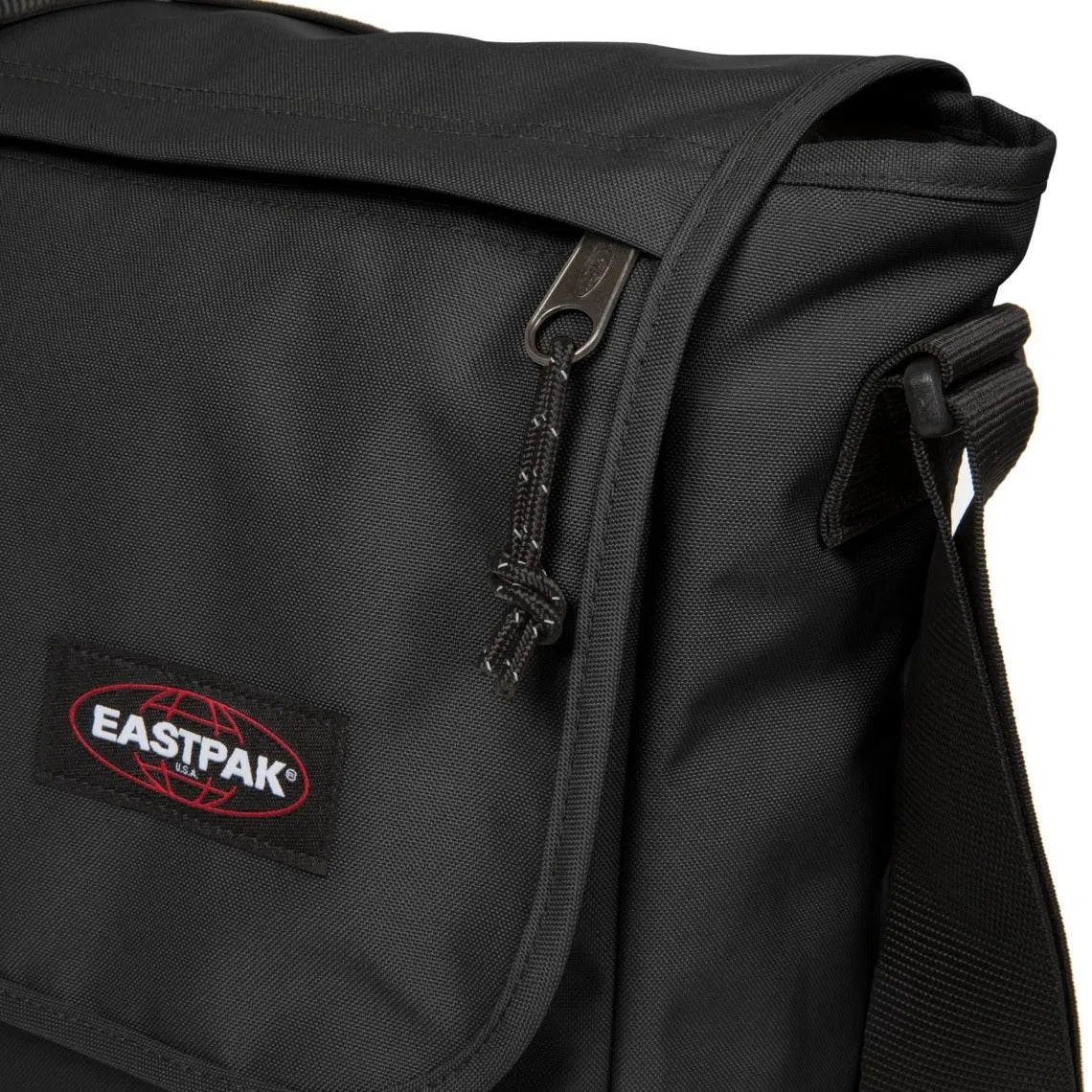 Eastpak Delegate+ Axelväska - Svart - Travels And Bags